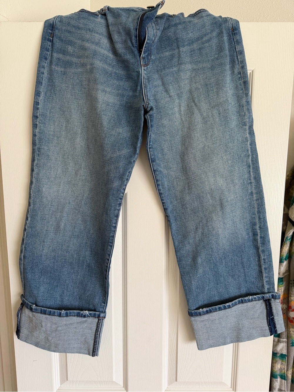 Kut from the Kloth Sienna Wide Leg Women's Cuffed Jeans